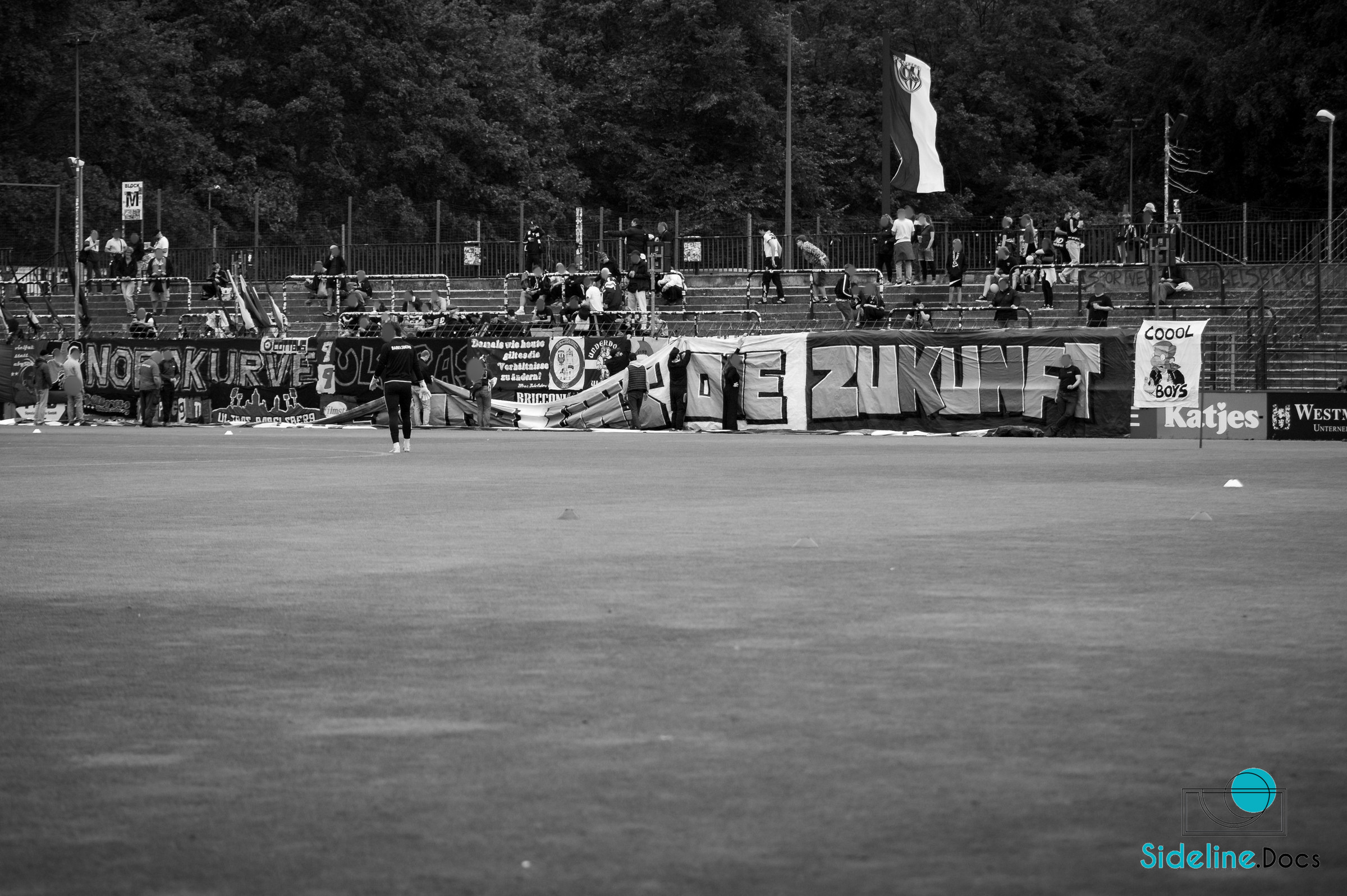 SV Babelsberg 03 – Hertha BSC II, stand setup before kick-off