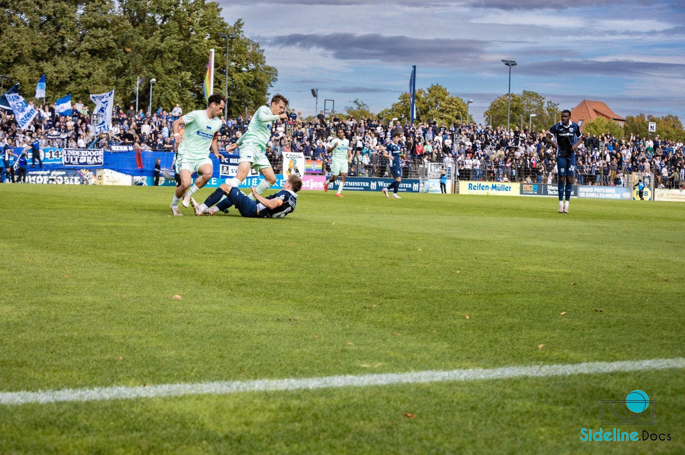 Dynamic match action in front of flags and banner