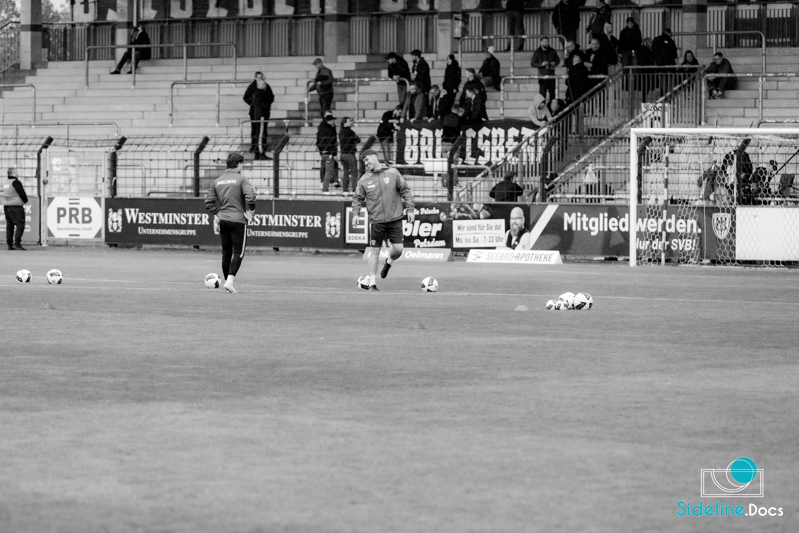 Matchday arrival in the rain