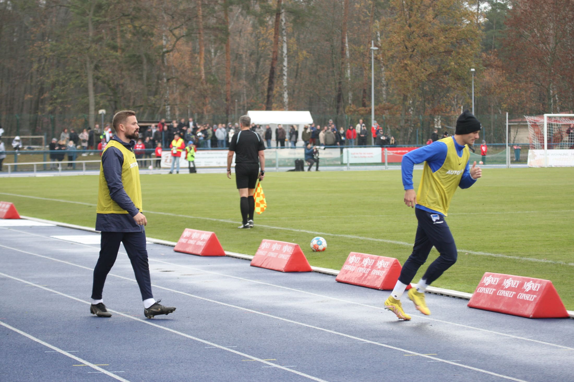 Warm-up on the running track before the match