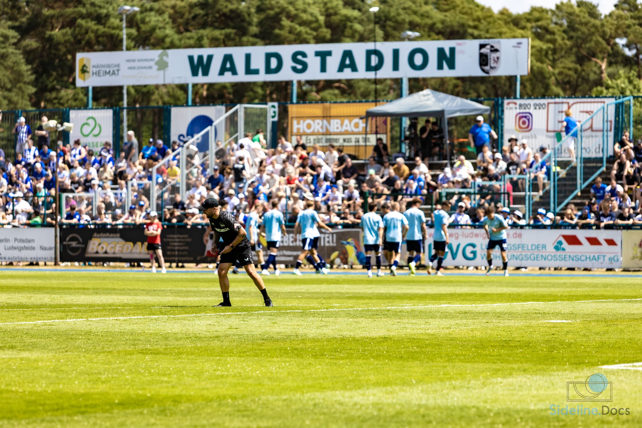Hertha BSC – Waldstadion Ludwigsfelde, stand and sideline