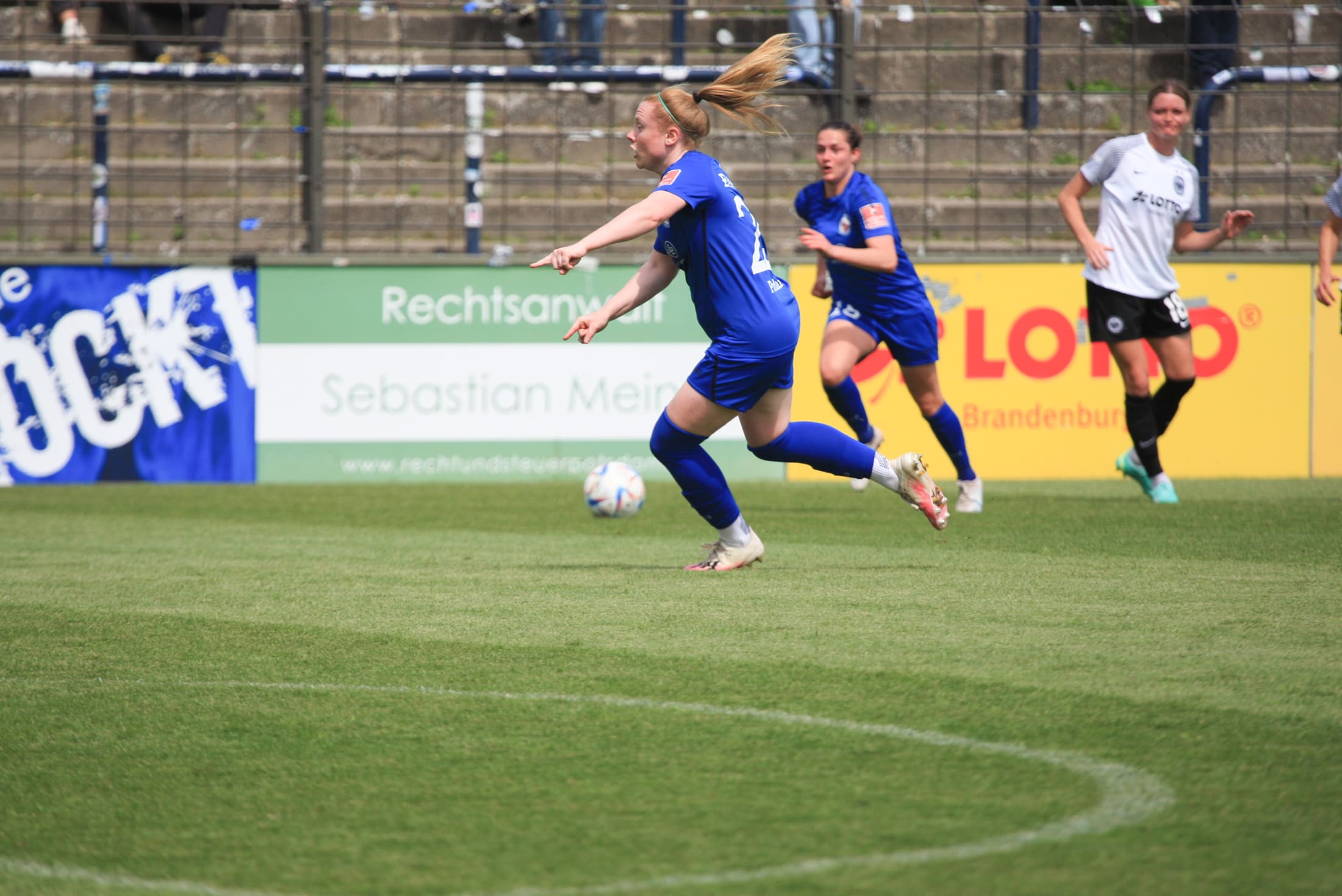 Turbine player sprinting with the ball